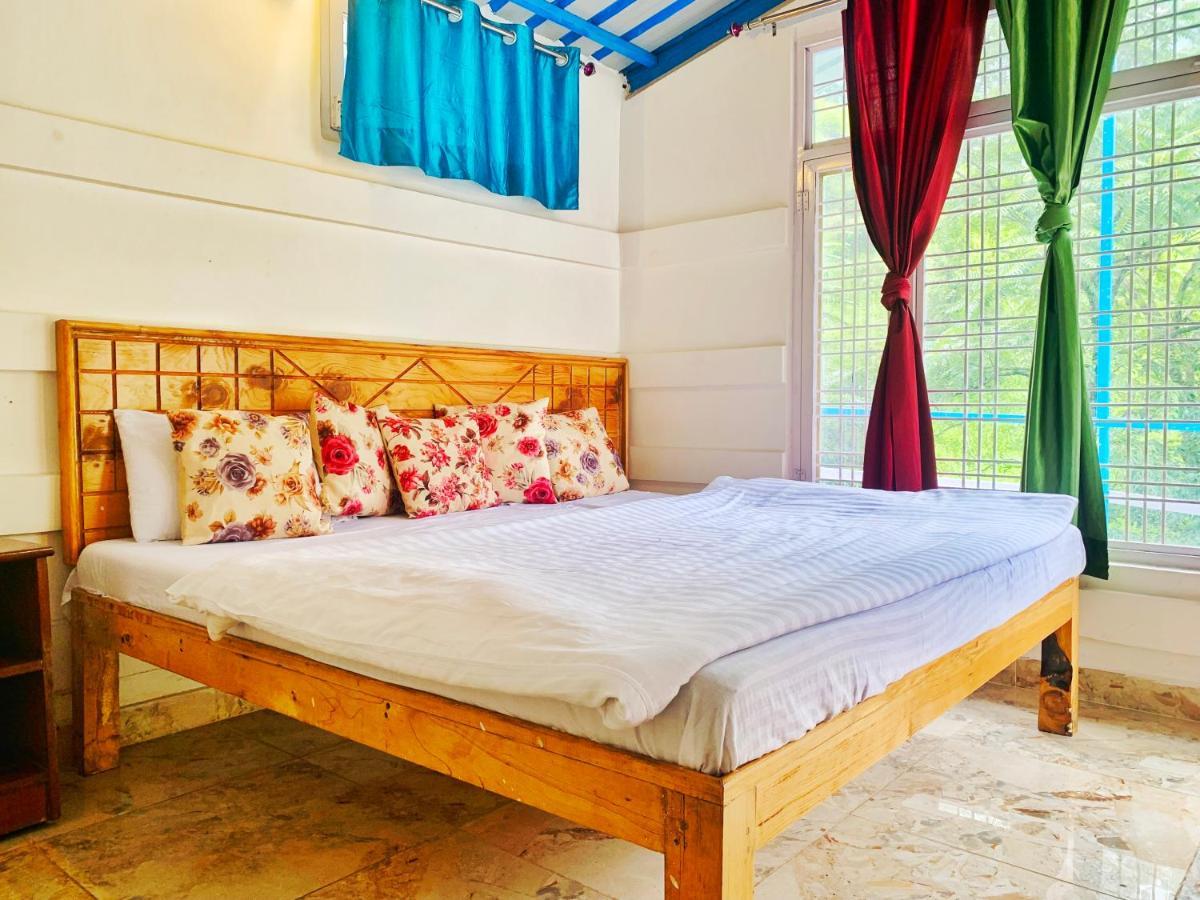The Stream Side Hostel Массури Экстерьер фото